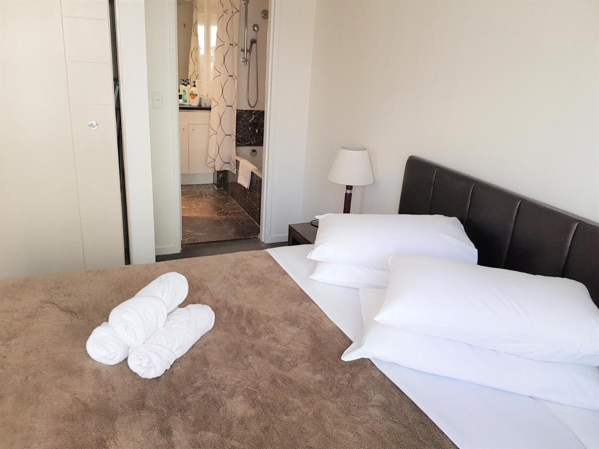 One-Bedroom Apartment with Balcony