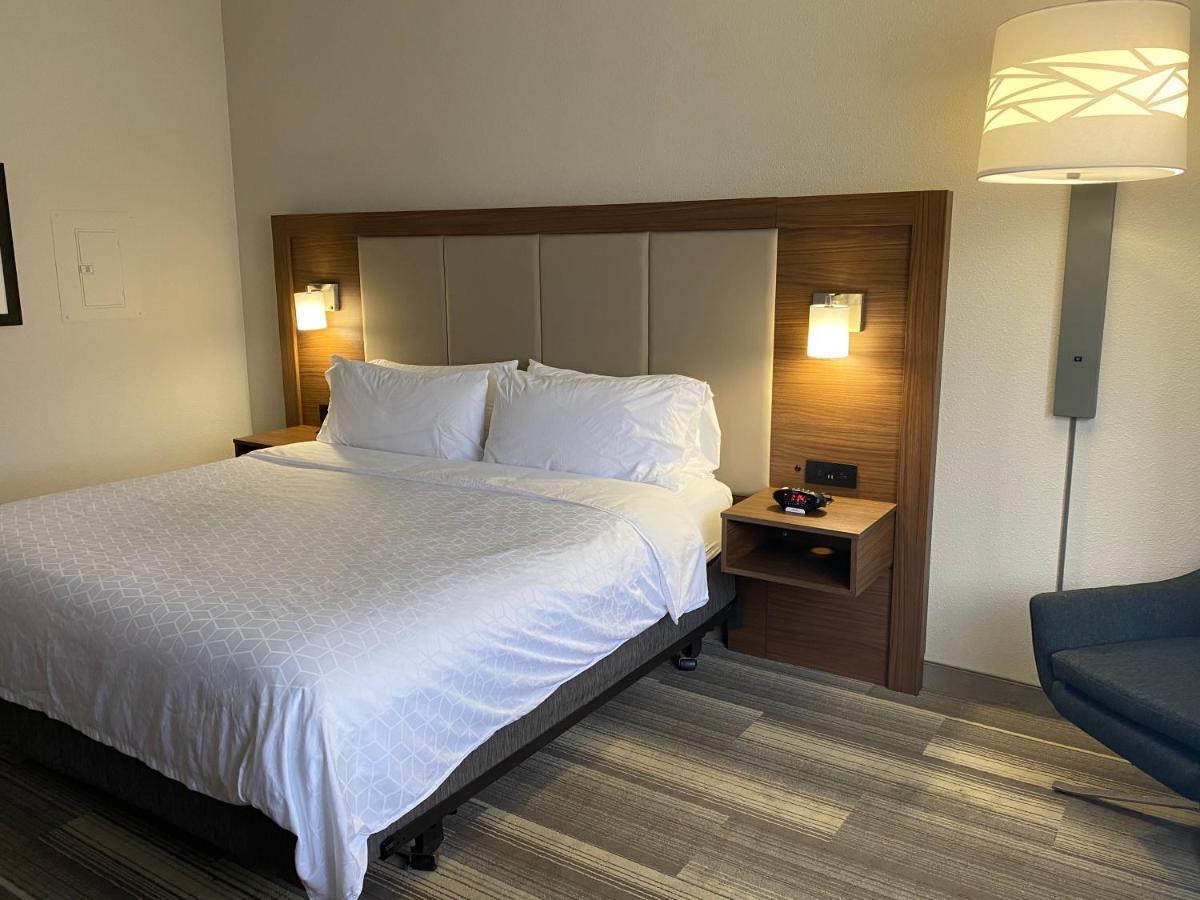 King Room with Mountain View