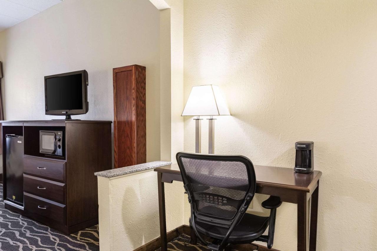 King Suite with Spa Bath - Non-Smoking