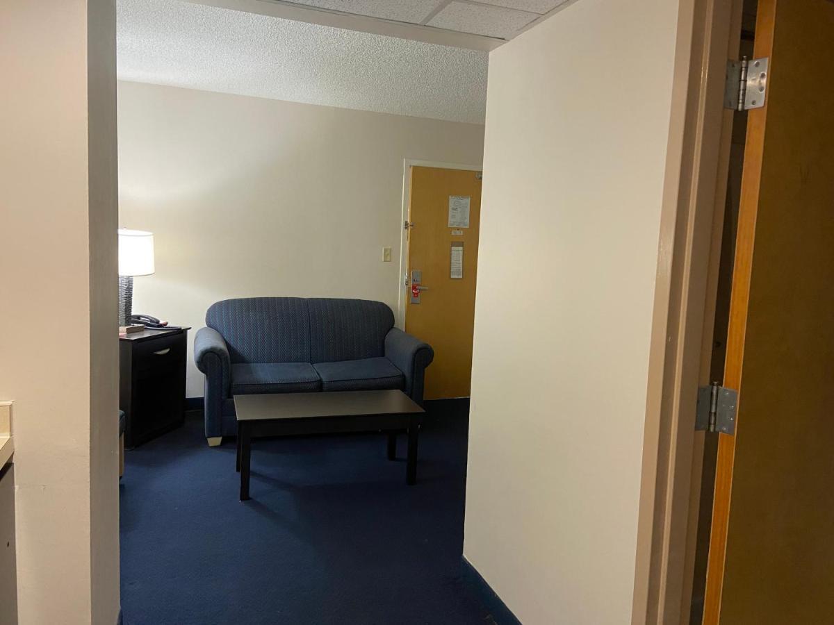 One-Bedroom Suite