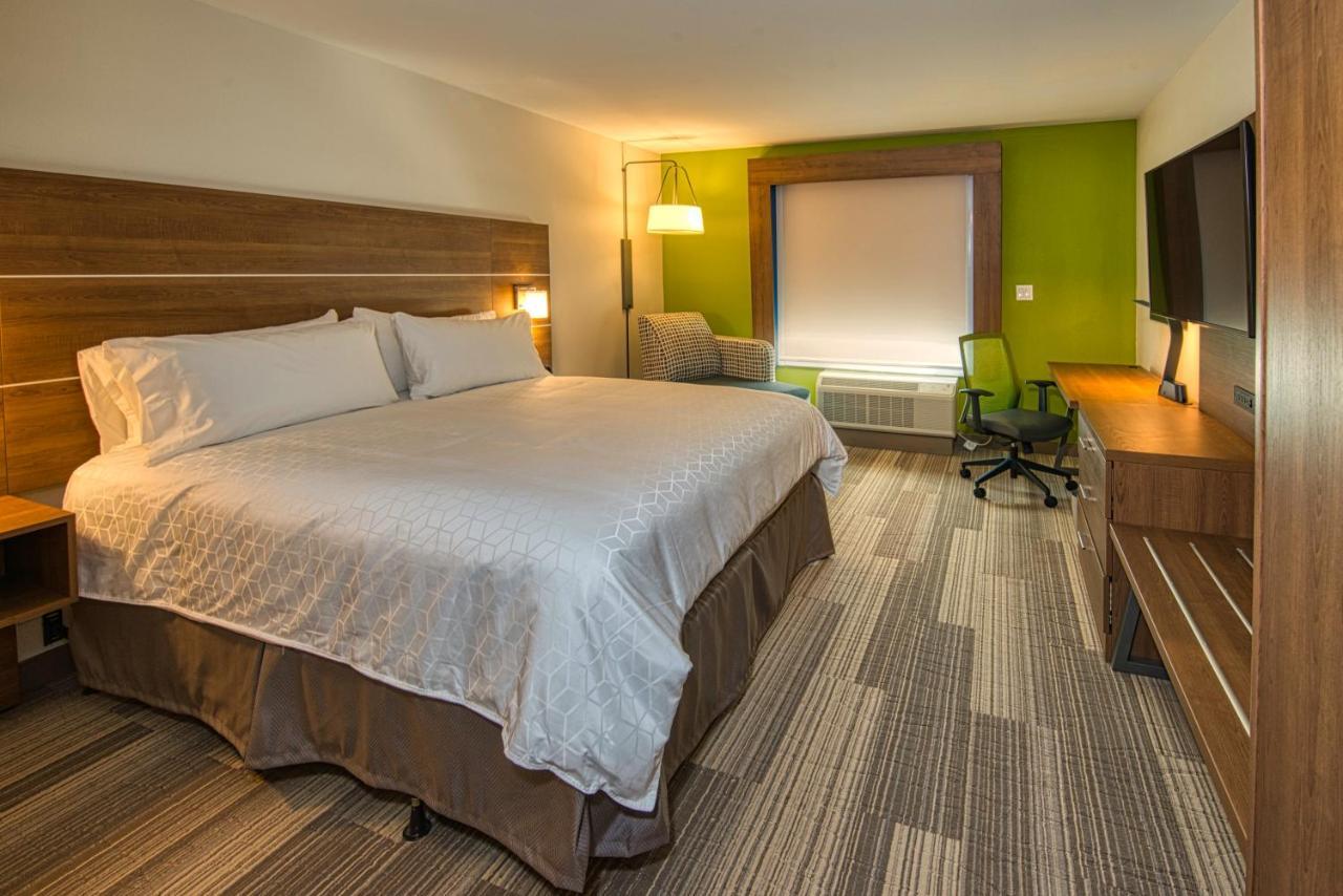 Standard King Room with Walk-In Shower