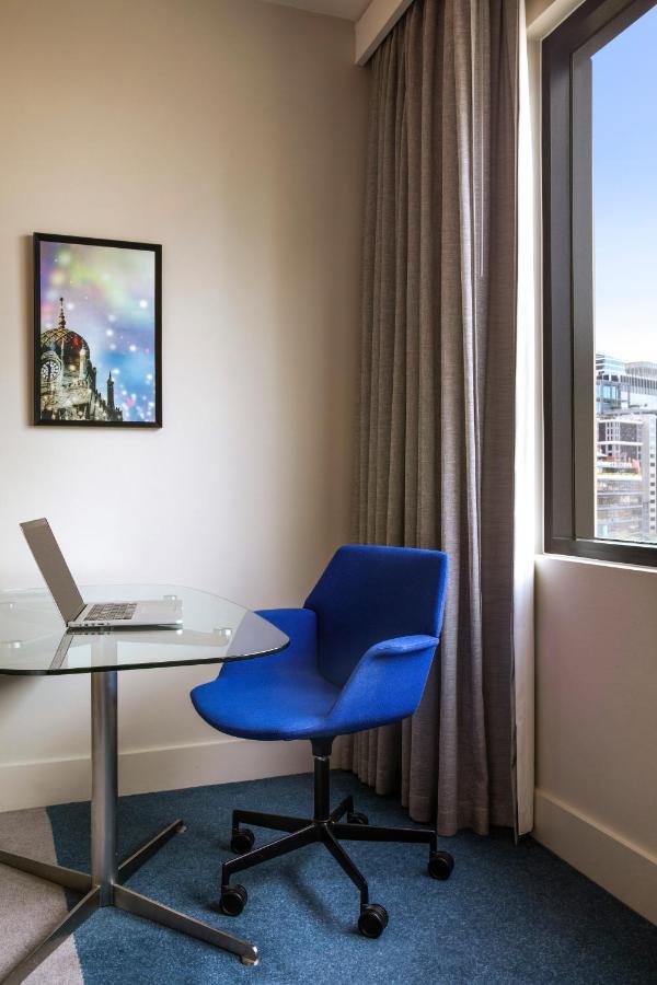 Standard King Room with River View - High Floor