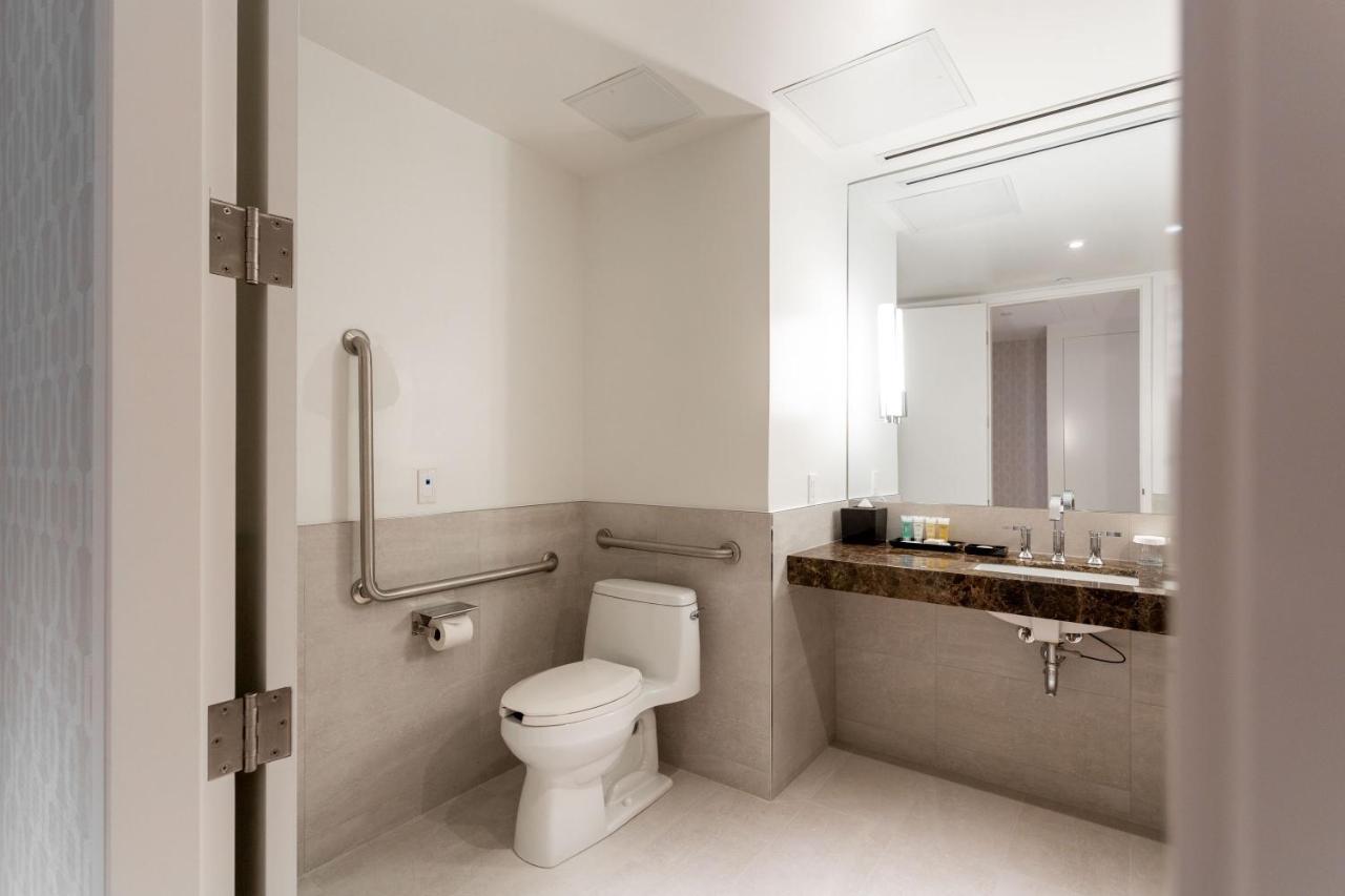 Accessible Room - 1 King Bed
