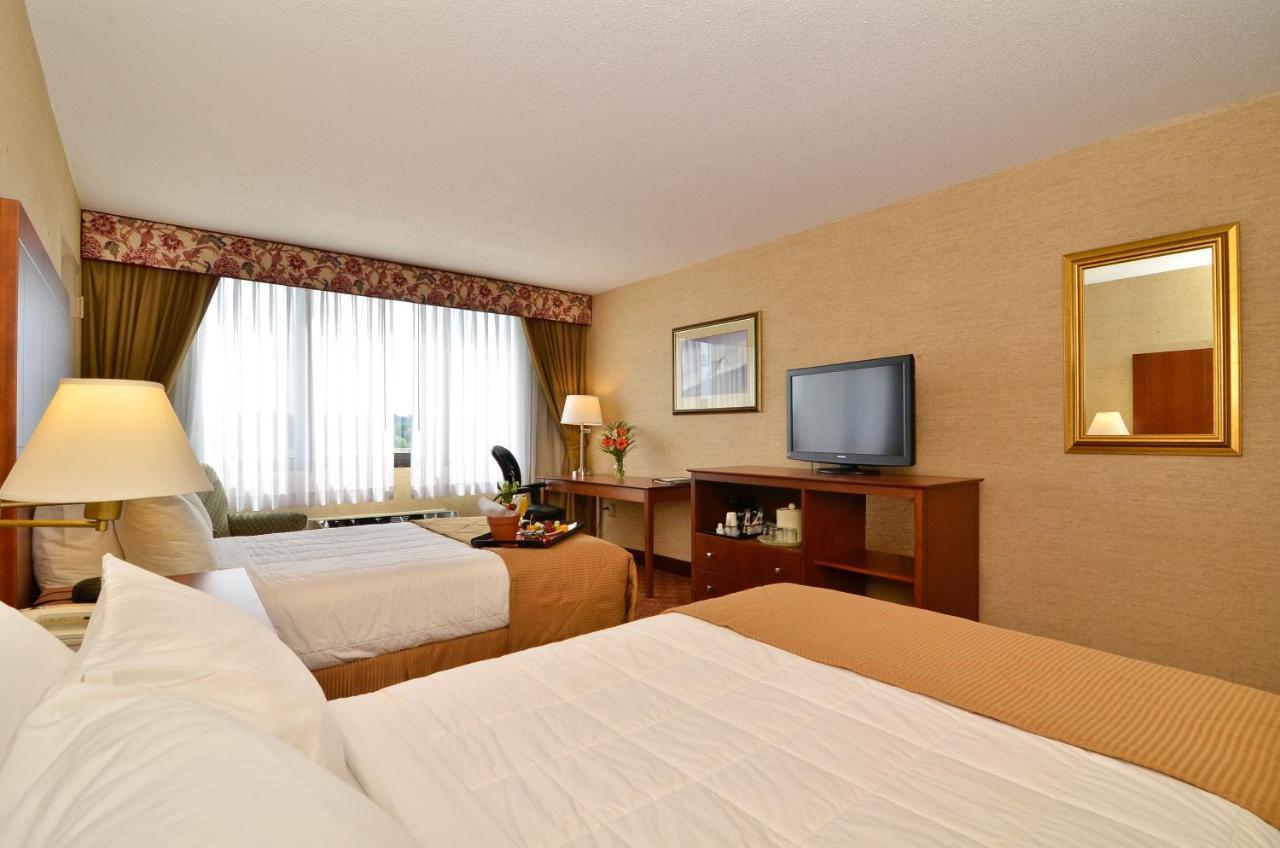Double Room with Two Double Beds - Non-Smoking