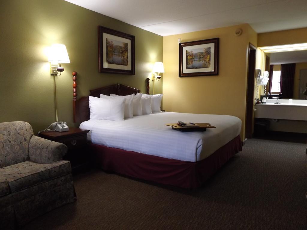 Premiere King Bed Select (Ground Level)