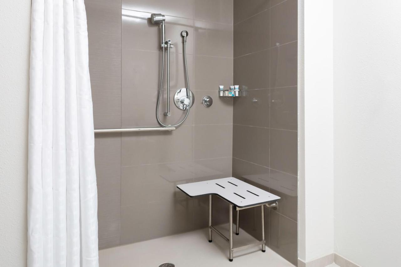 King Room with Roll-In Shower - Disability Access
