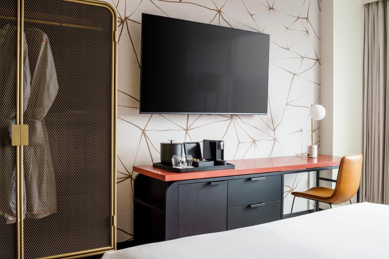 Queen Room with Two Queen Beds and City View - High Floor,1207099363:JPEG