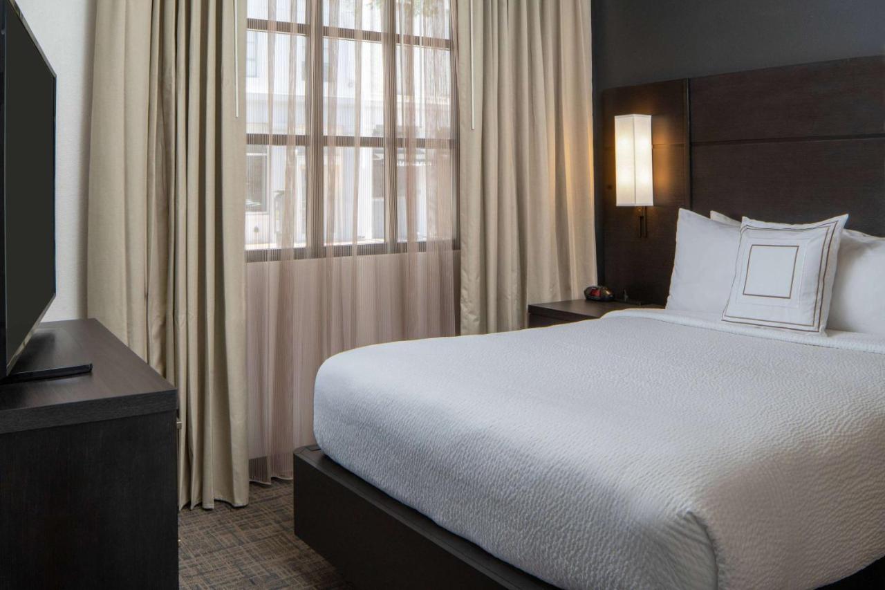 One Bedroom Suite Queen