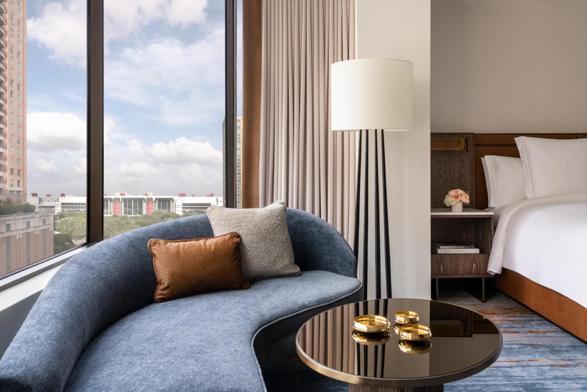Corner King Room