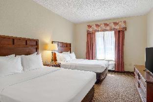 Queen Suite with Two Queen Beds - Non-Smoking