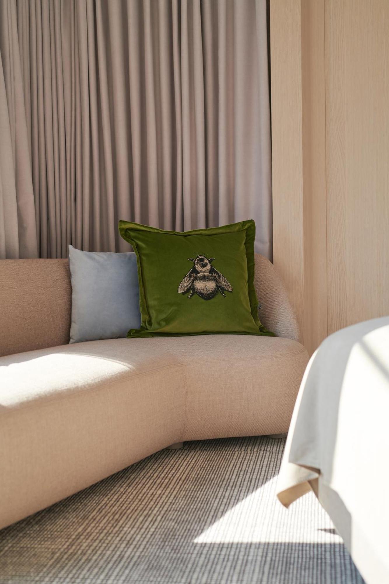 Deluxe Room,1228145432:JPEG