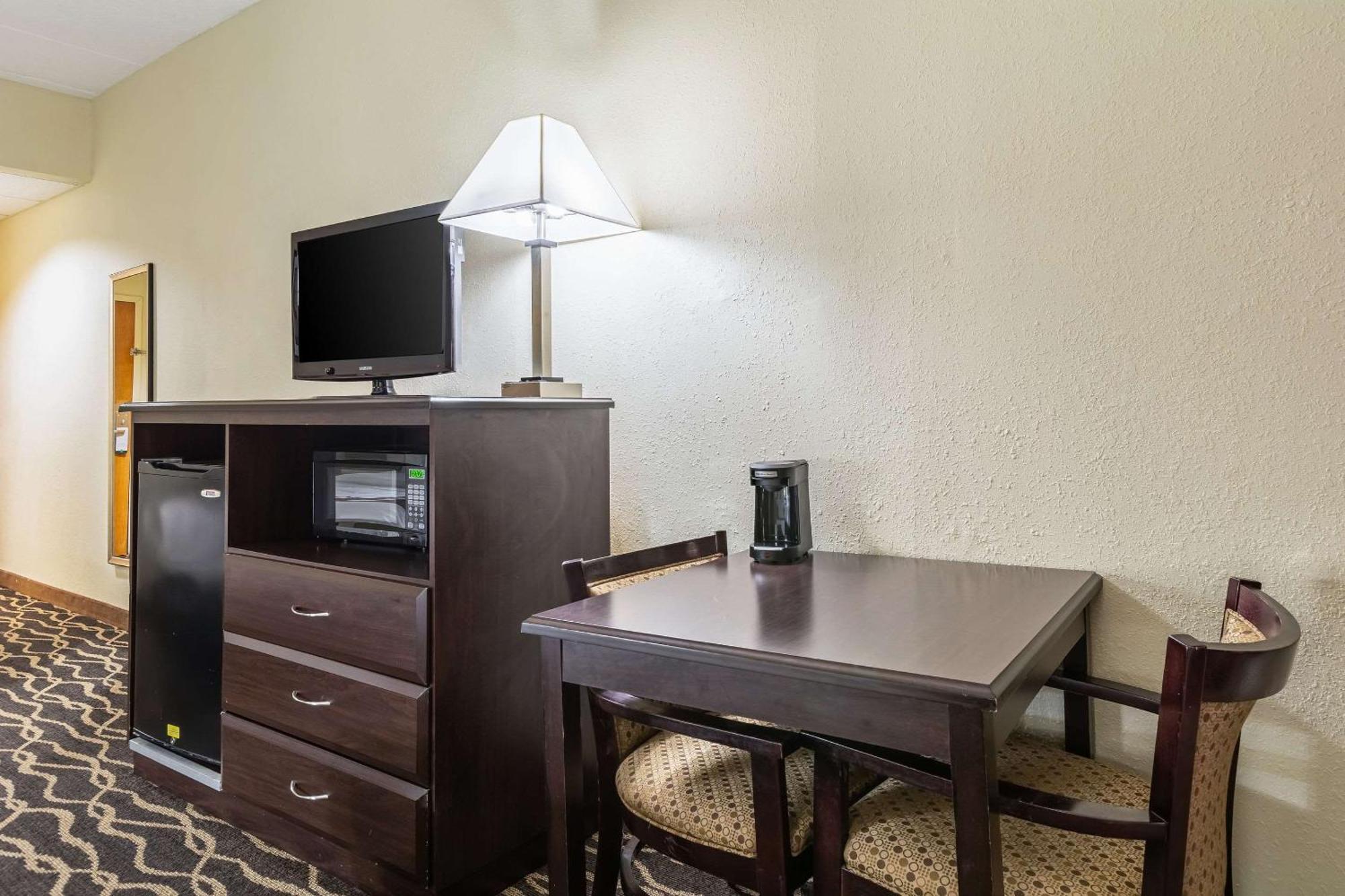 King Room - Accessible/Non-Smoking