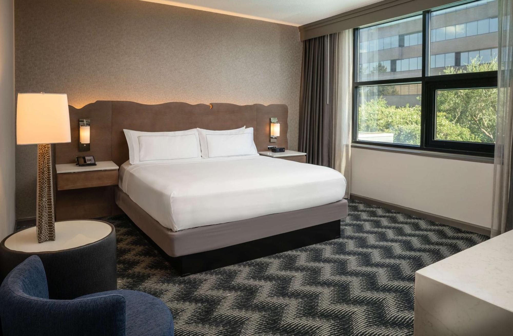 Junior King Suite with Seating Area