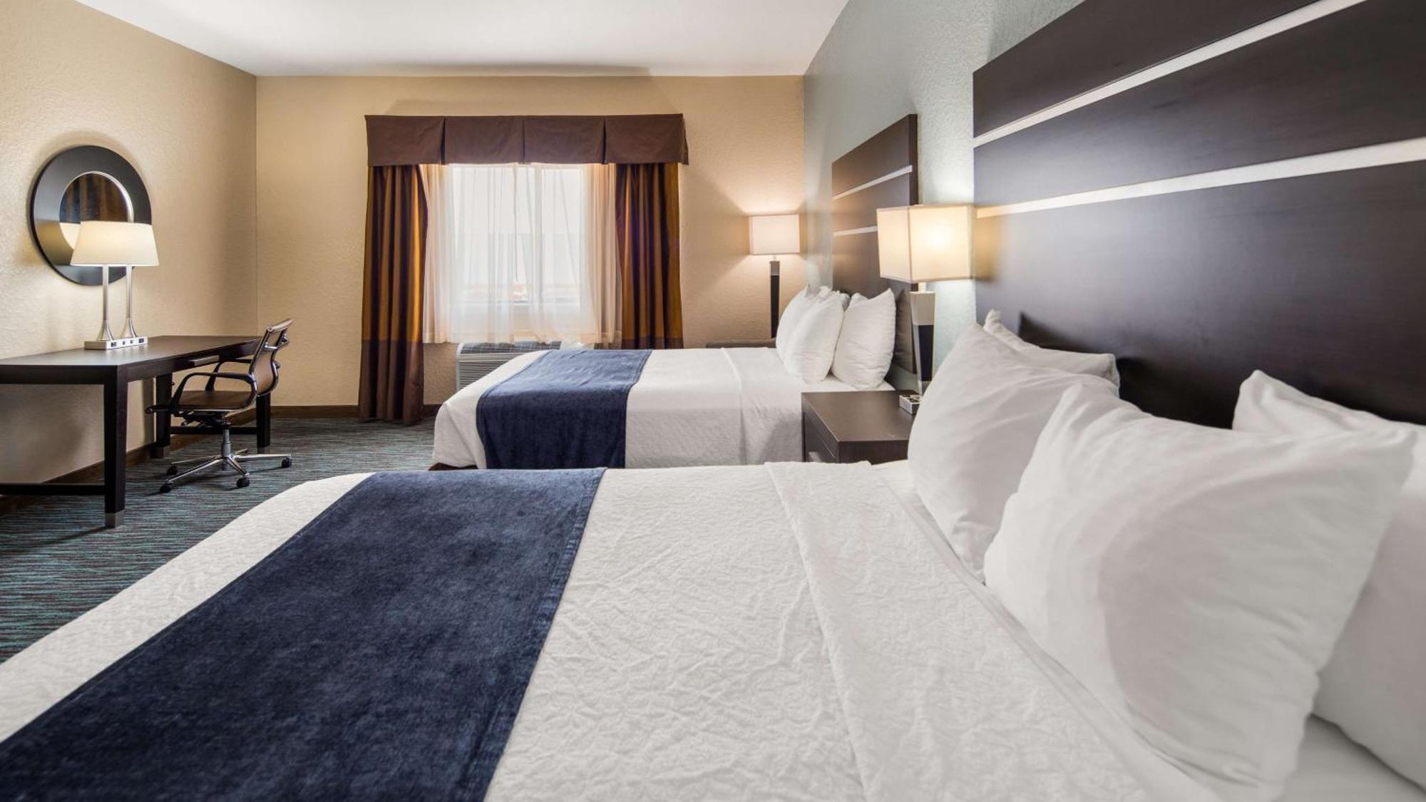 Queen Room with Two Queen Beds - Disability Access - Non Smoking