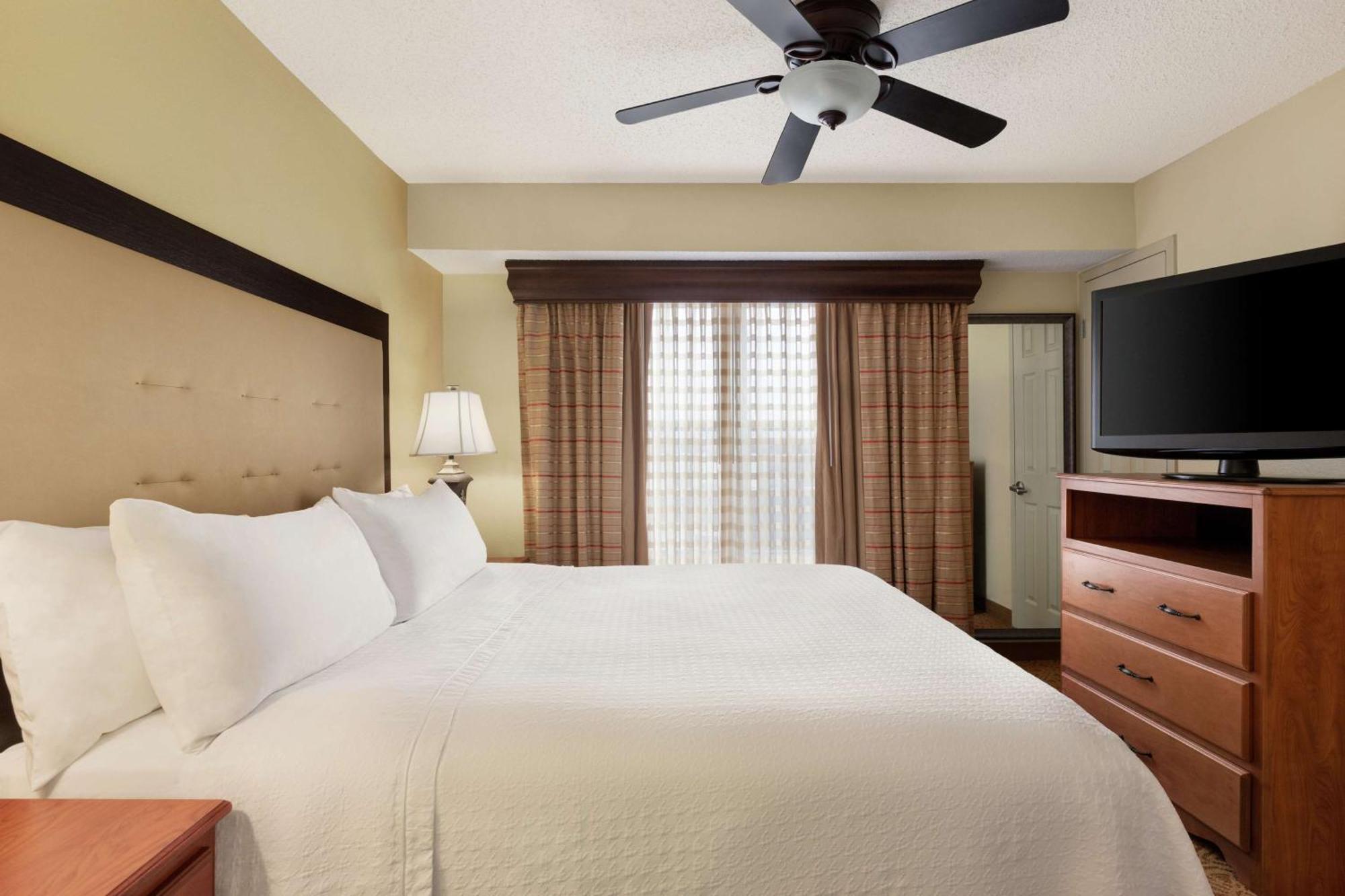 Premium King Suite