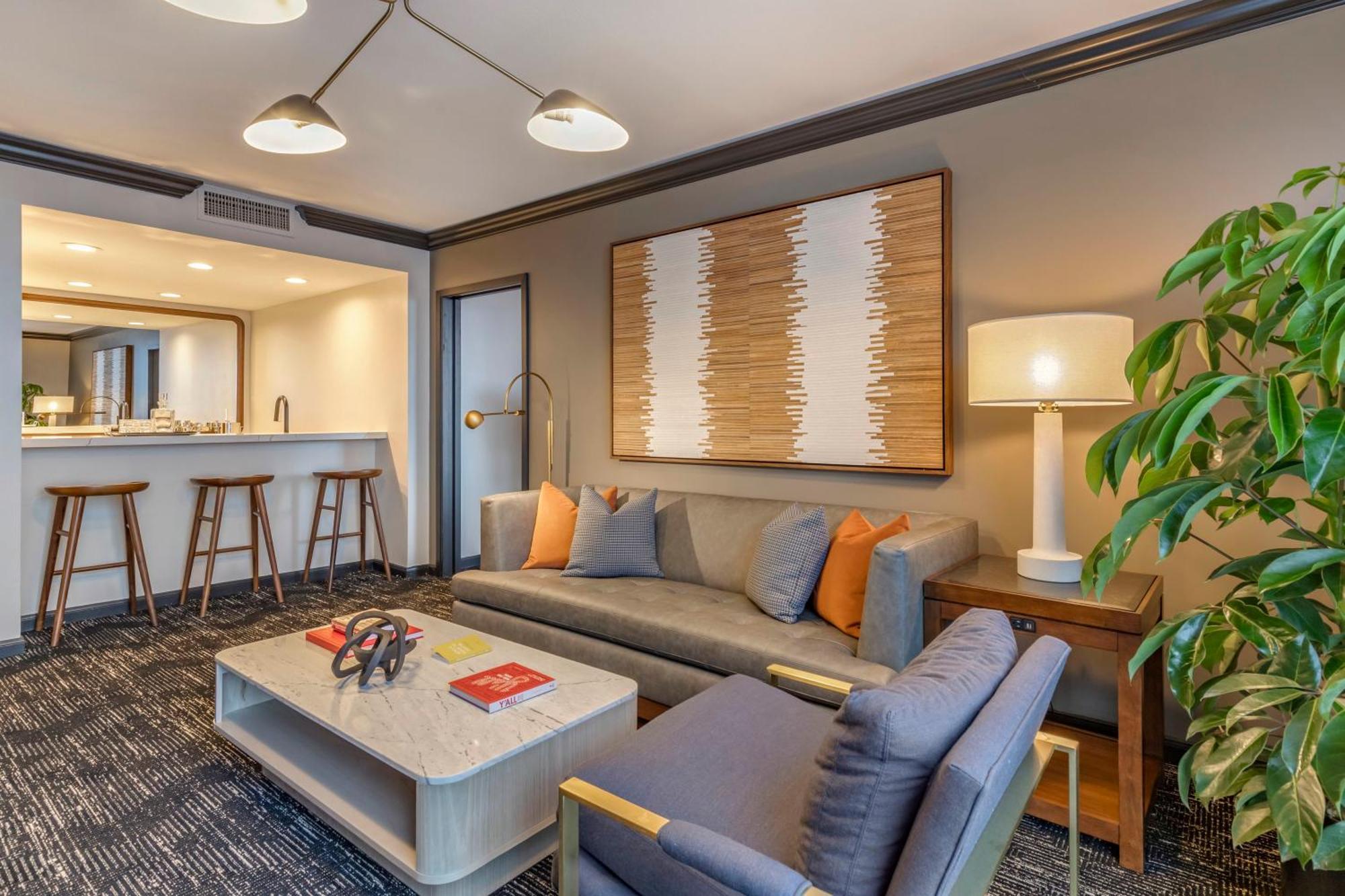 Premier Club Suite 1 King Bed