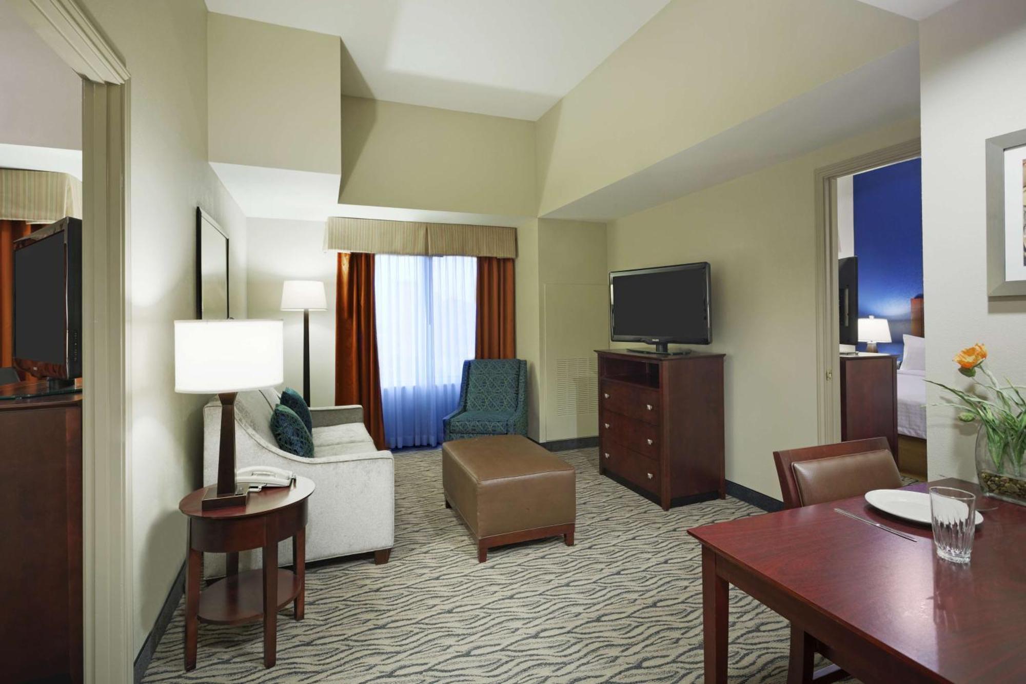 One-Bedroom King Suite - Non-Smoking