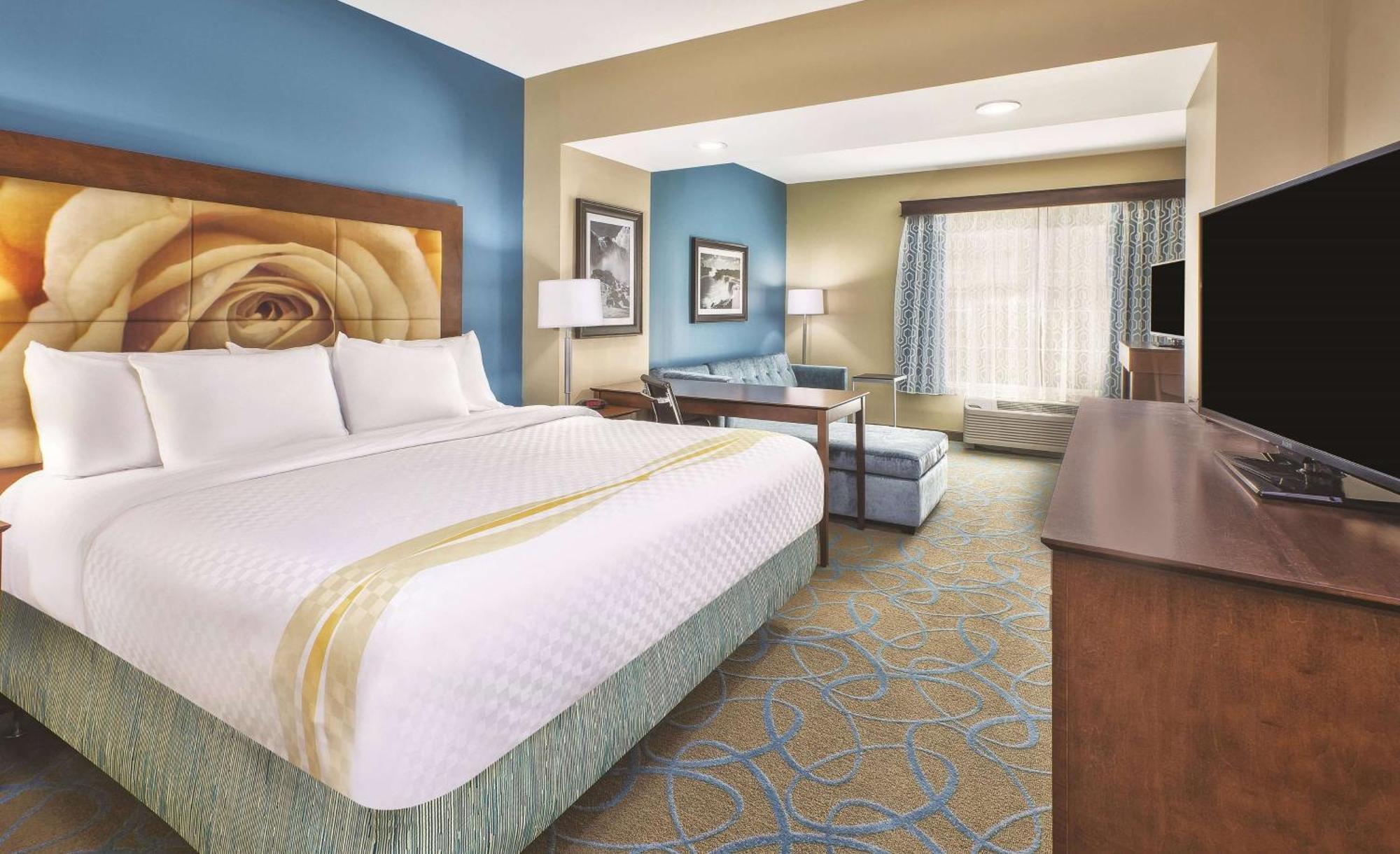 King Room with Roll-In Shower - Mobility/Hearing Accessible - Non-Smoking,1276851829:JPEG