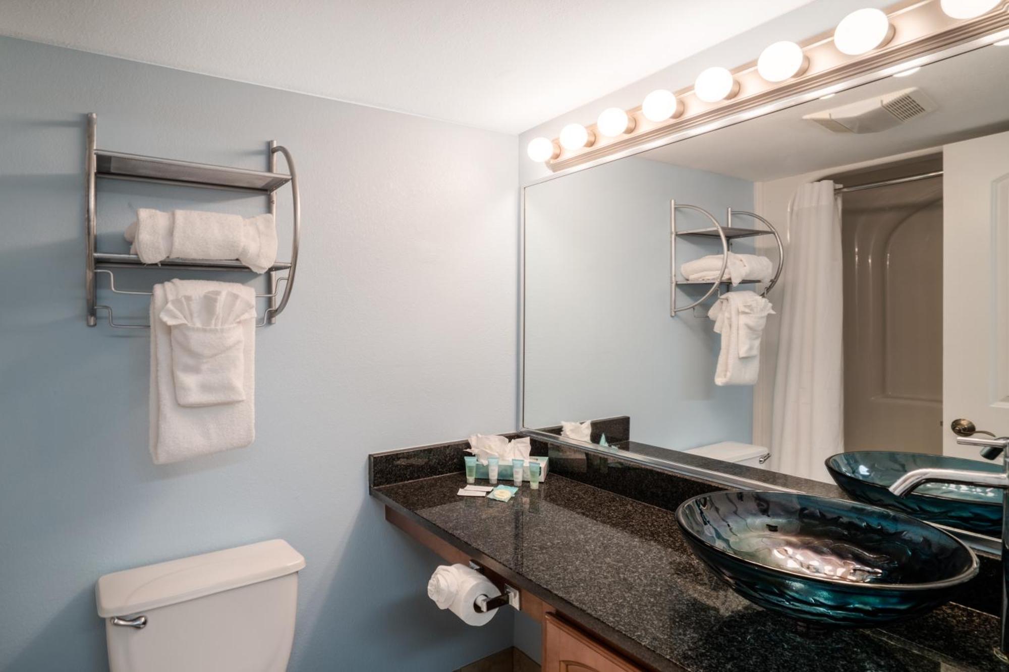 Deluxe Suite King and Full Oceanfront