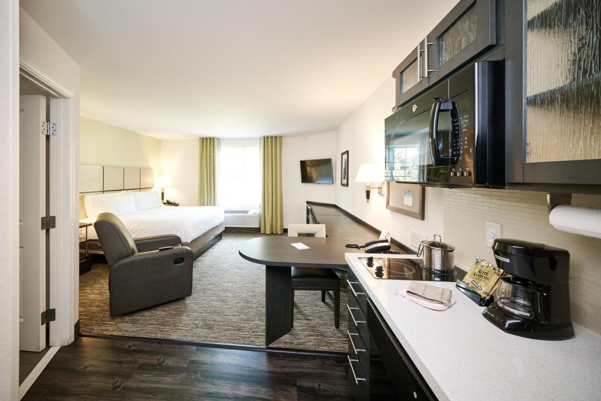 Queen Studio Suite