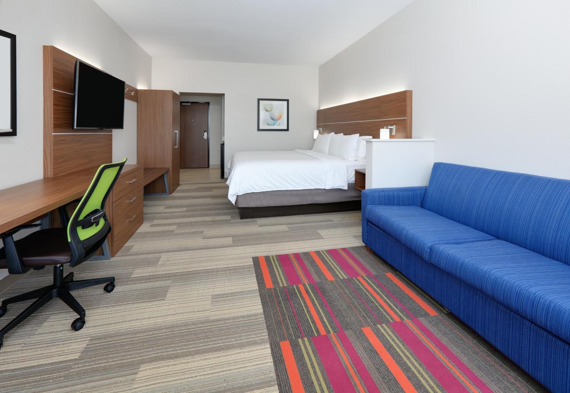 King Suite with Sofa Bed - Non-Smoking