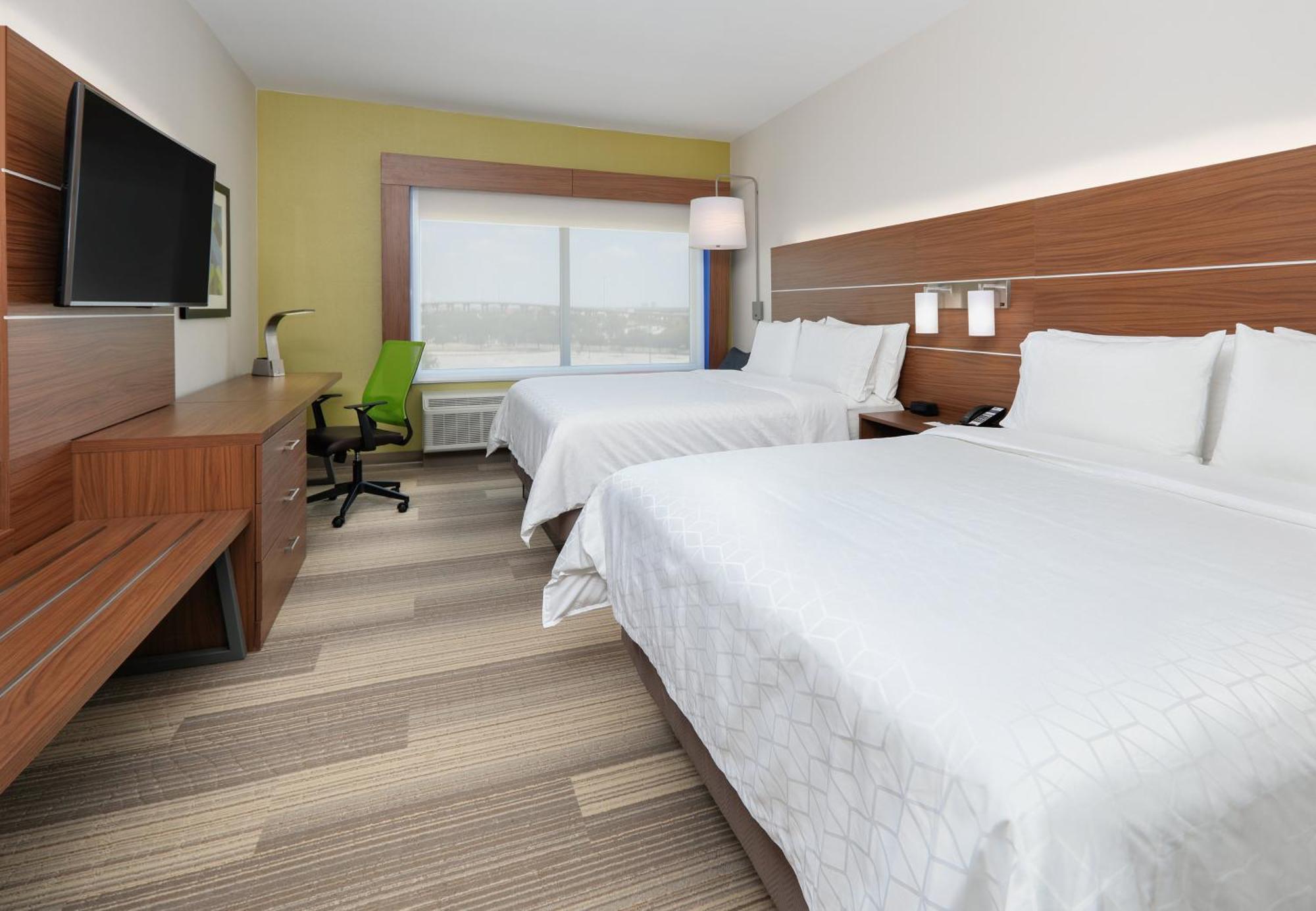Standard Queen Room with Two Queen Beds