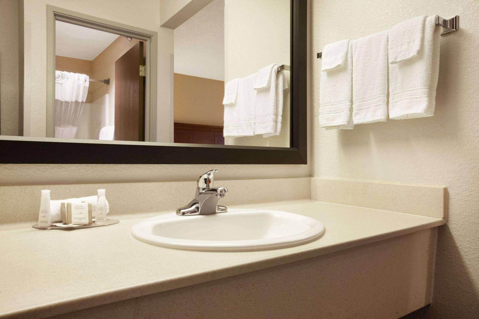 Double Room with Two Double Beds - Non-Smoking