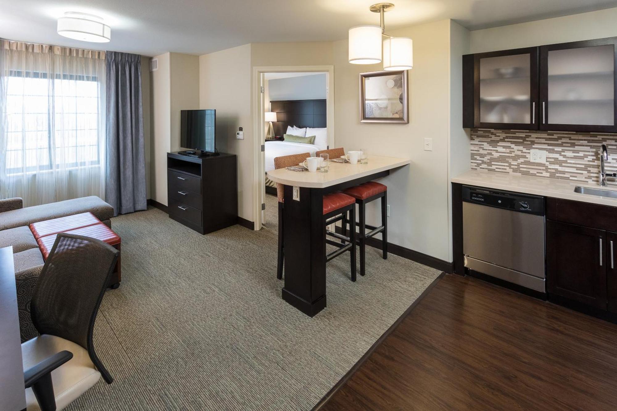 One-Bedroom King Suite
