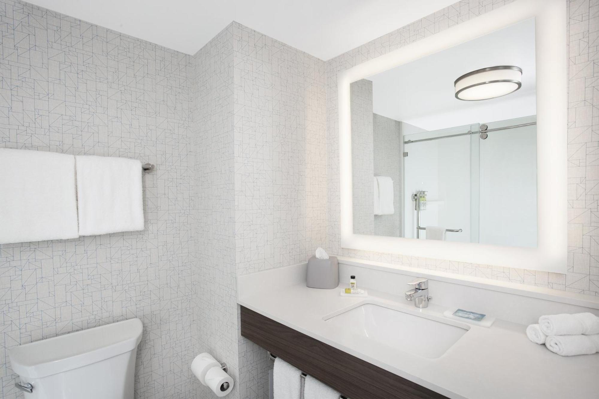 Double Room with Two Double Beds - Disability Access