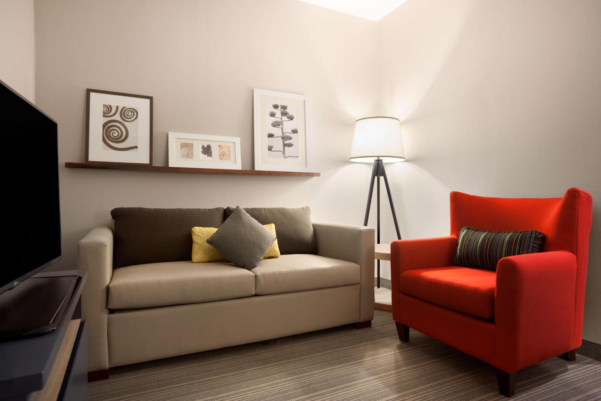 One-Bedroom King Suite with Sofa Bed - Non-Smoking