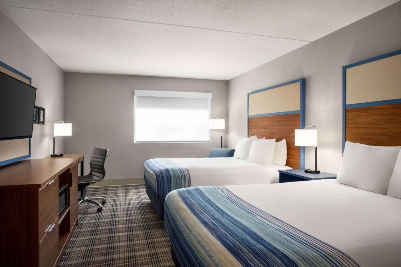 2 Queen Beds, Exterior Room, Non-Smoking