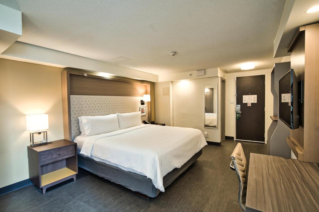 Premium King Room