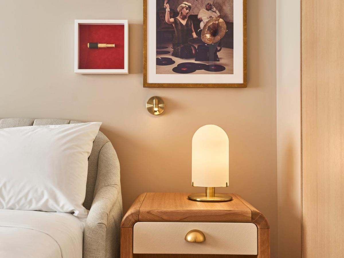 Deluxe King Suite
