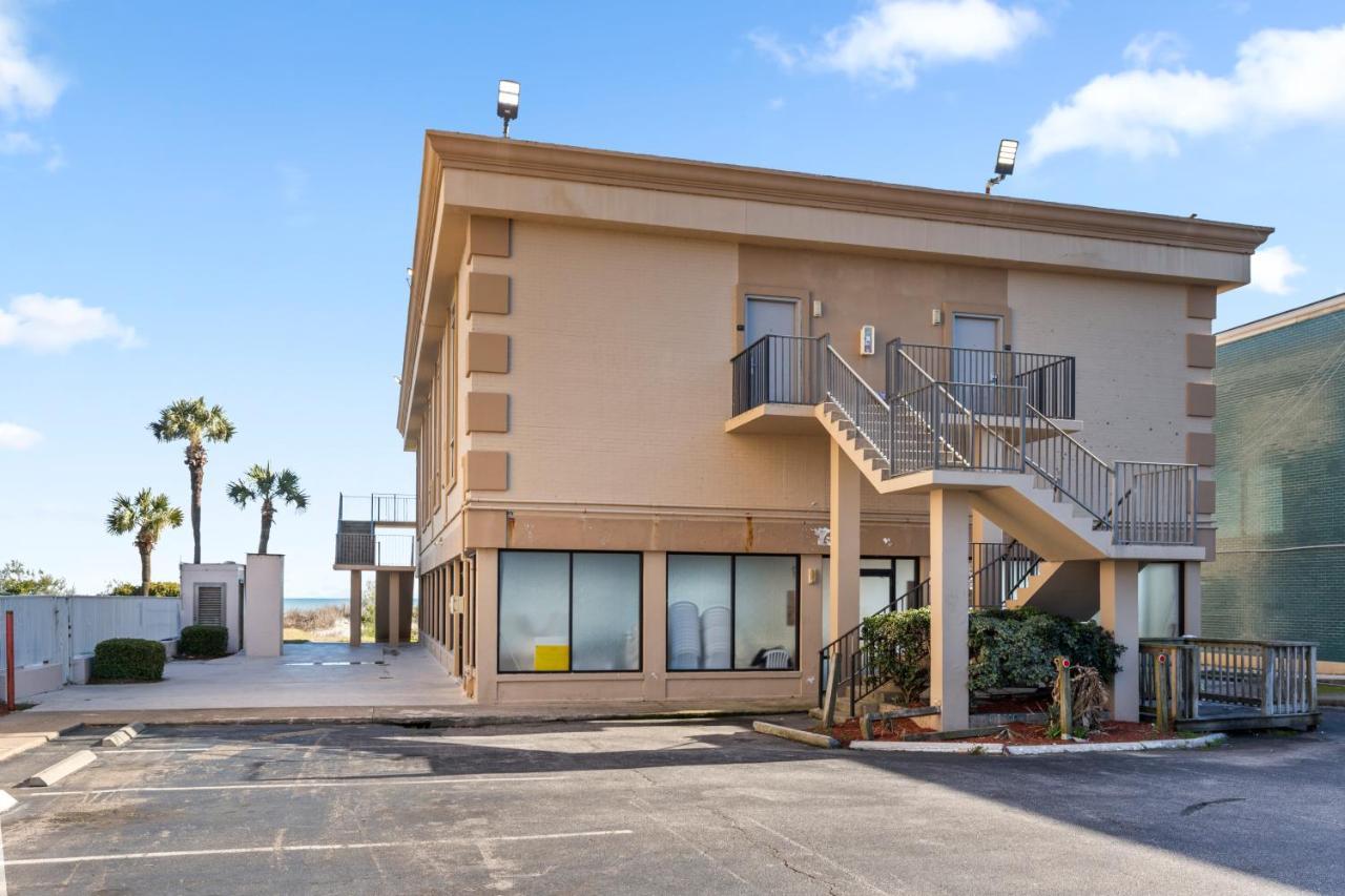 Oceanfront 1 Bedroom Suite