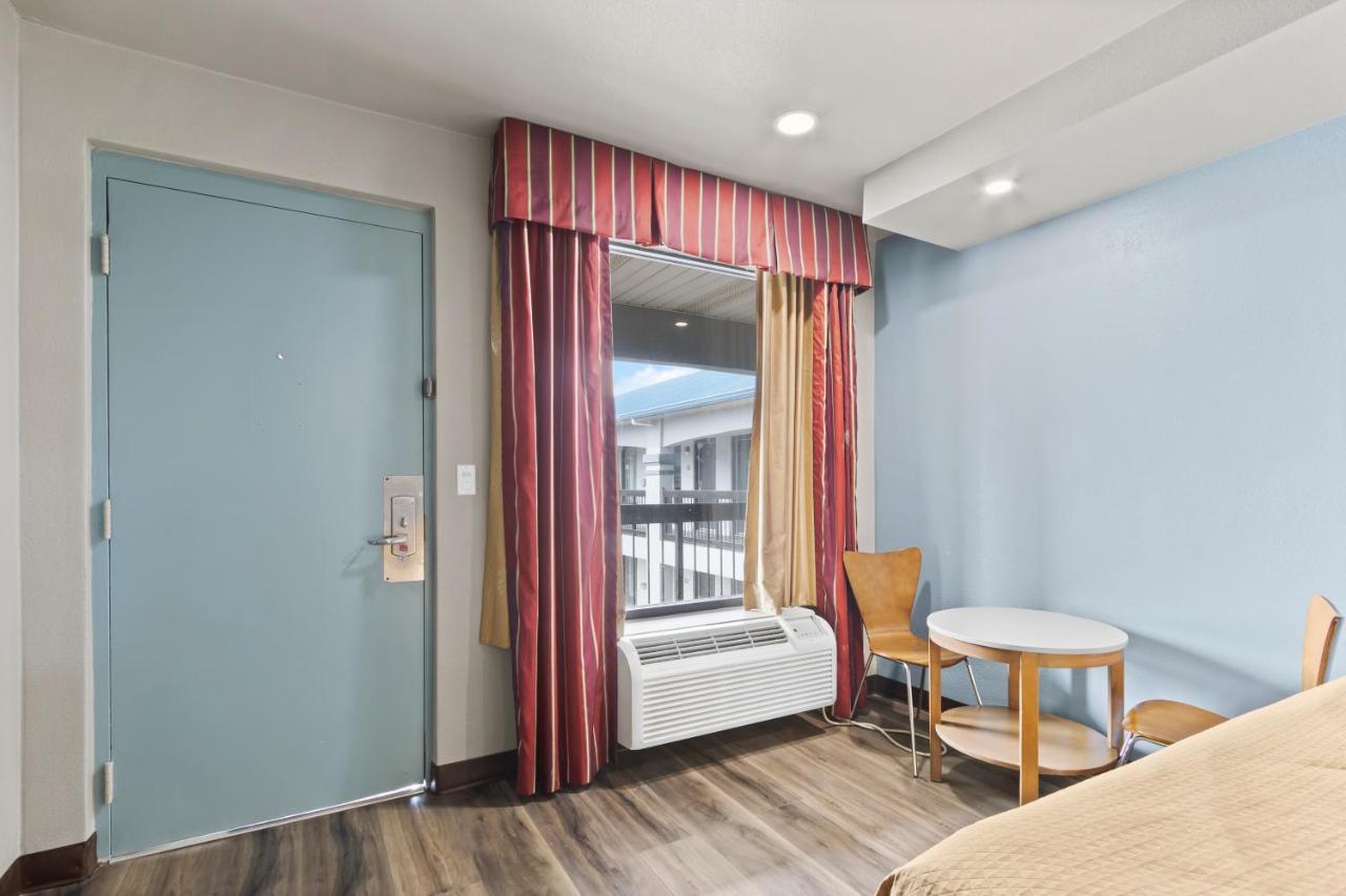 King Room - Non-Smoking