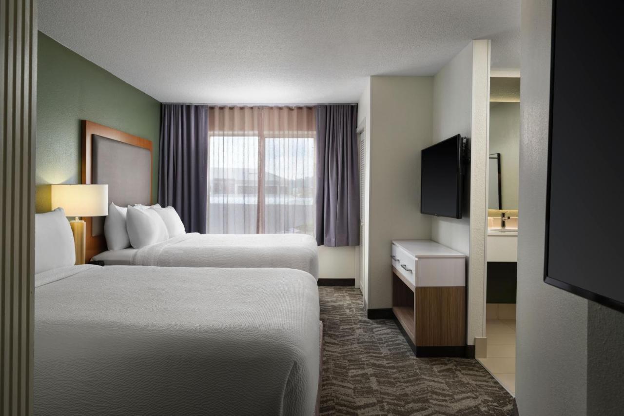 Queen Suite with Two Queen Beds, Roll-In Shower and Sofa Bed - Mobility Access/Hearing Accessible