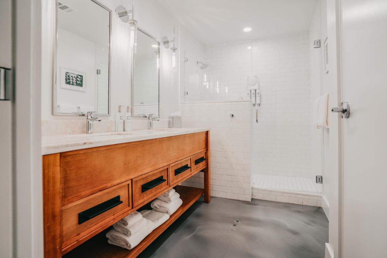 Two-Bedroom Suite,1371198350:JPEG