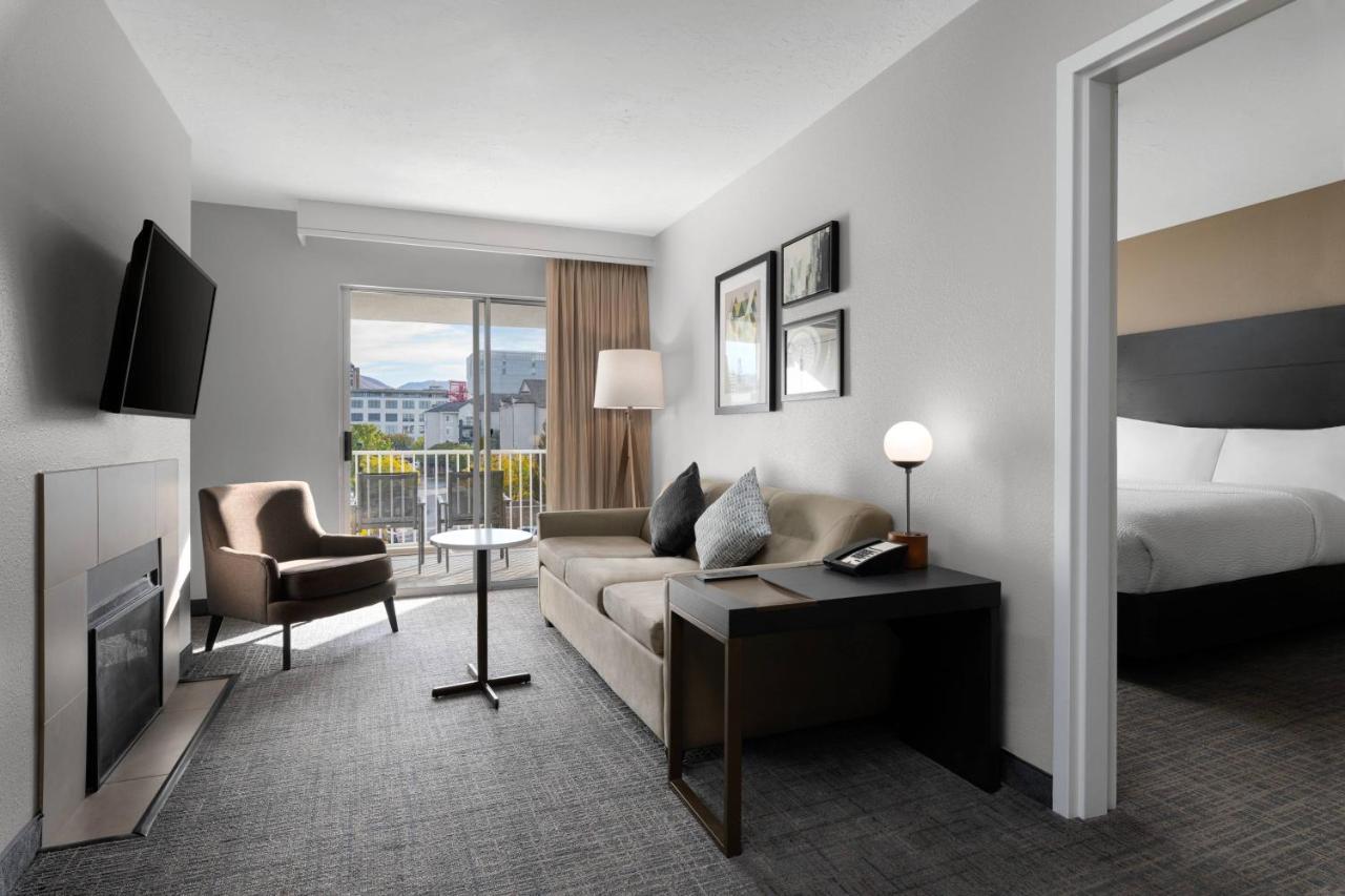 One-Bedroom Suite