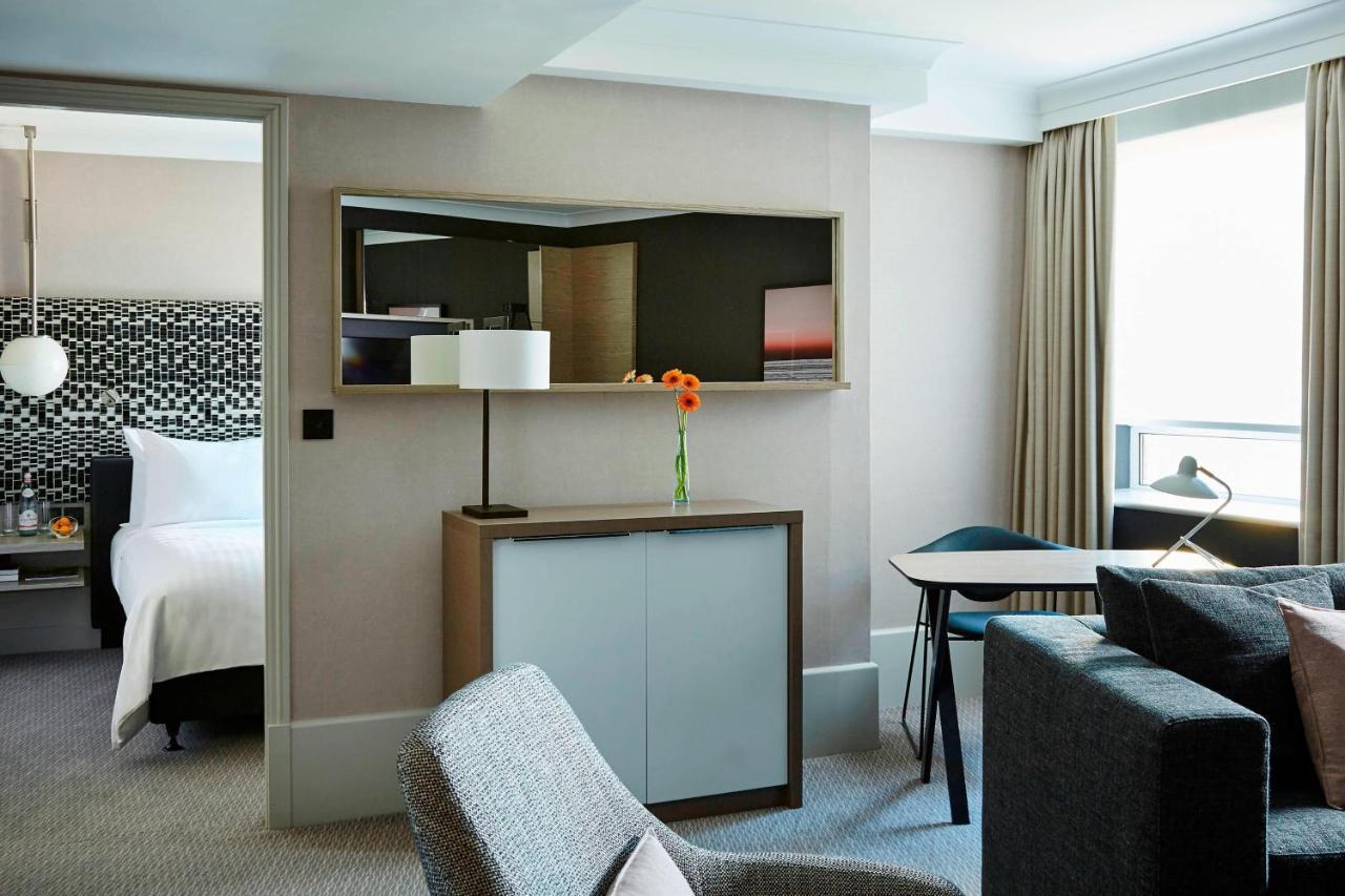 One-Bedroom Executive Apartment with One King Bed and Sofa Bed,454485189:JPEG