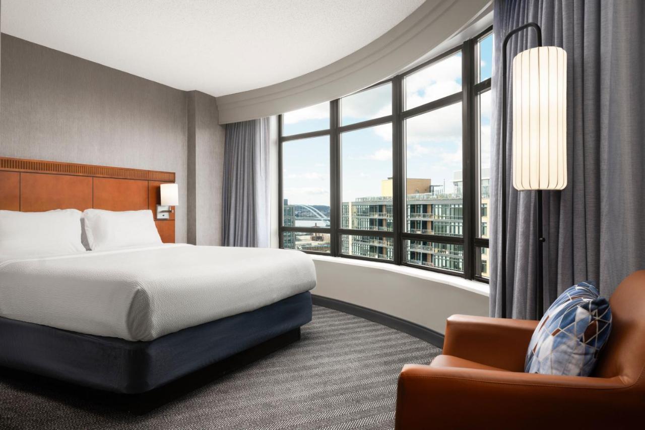 King Room with City View - Hearing Accessible