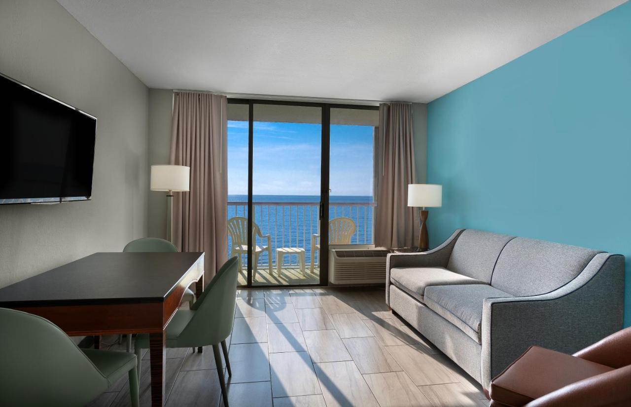 Oceanfront Queen Suite,1377192836:JPEG
