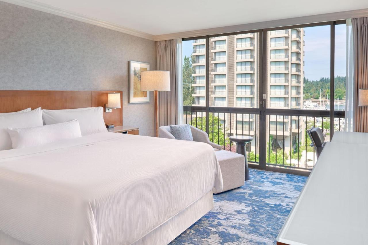 Superior Guest Room, 1 King, Garden & Pool View,1163462568:JPEG