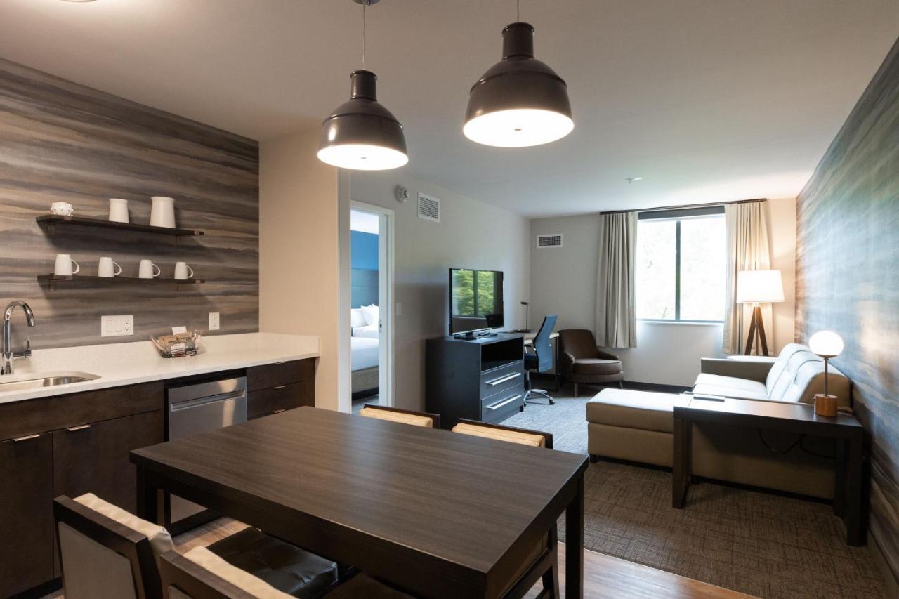 1 Bedroom Suite with 1 King, Sofa bed, River view