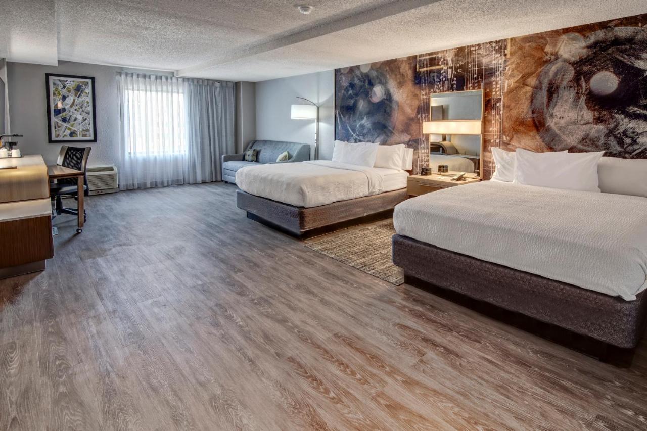 Superior Queen Studio,1616438832:JPEG