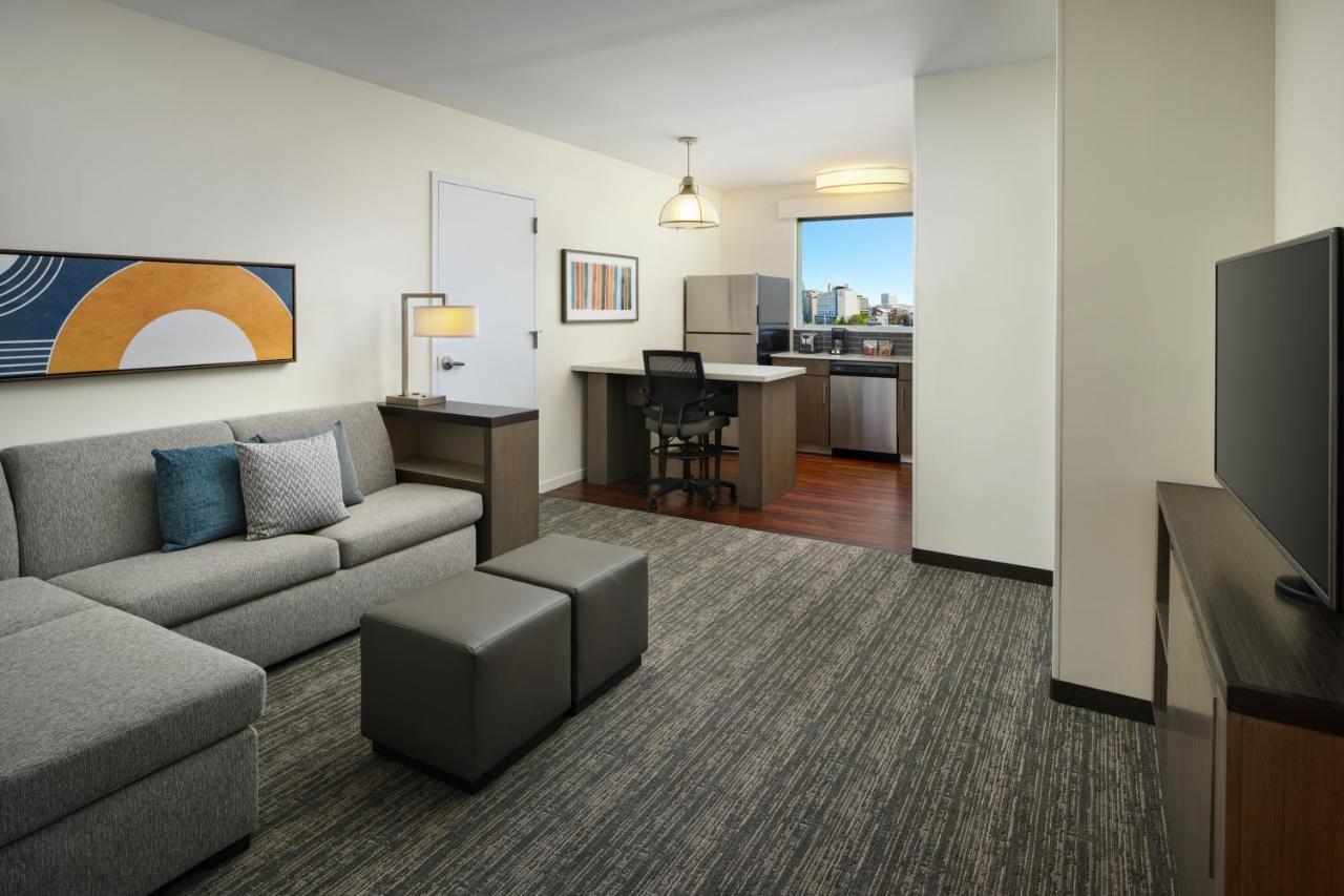 One-Bedroom King Suite