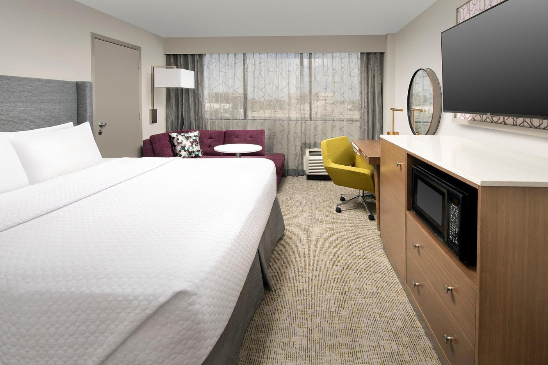 Standard King Room with Mobility Accessible Roll-In Shower