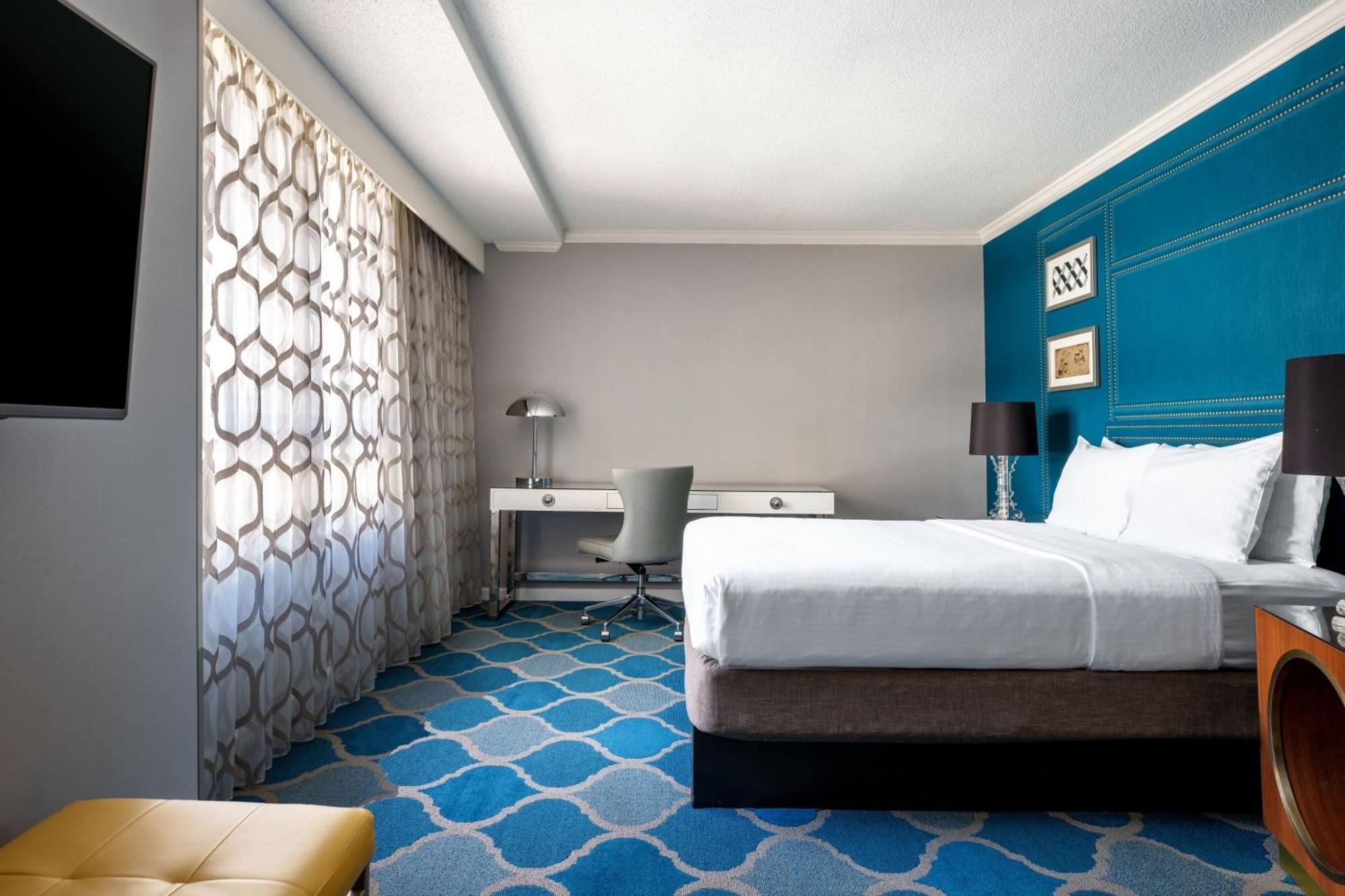 Deluxe Guest Room with 1 Queen