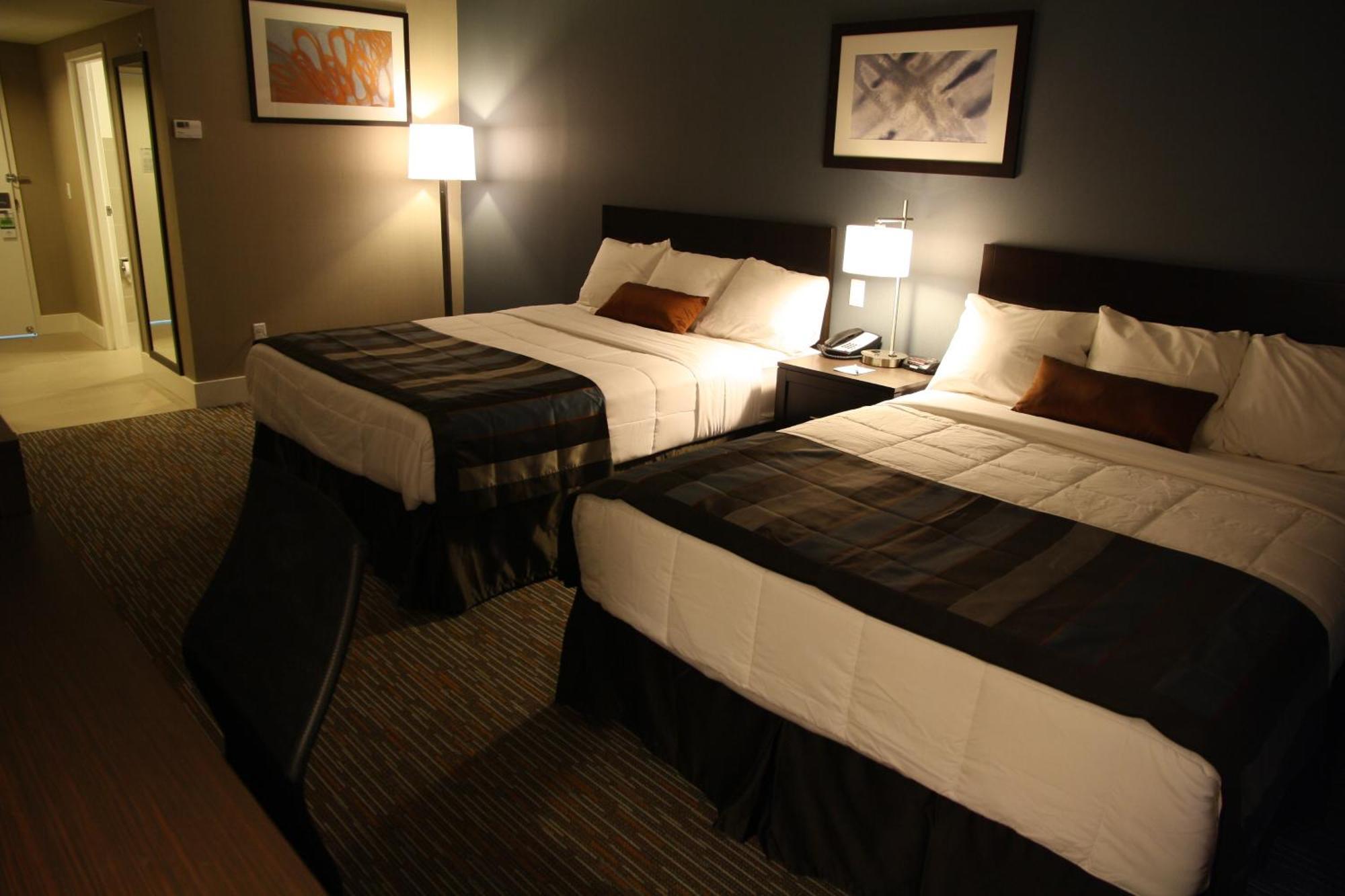 Queen Room with Two Queen Beds - Non-Smoking