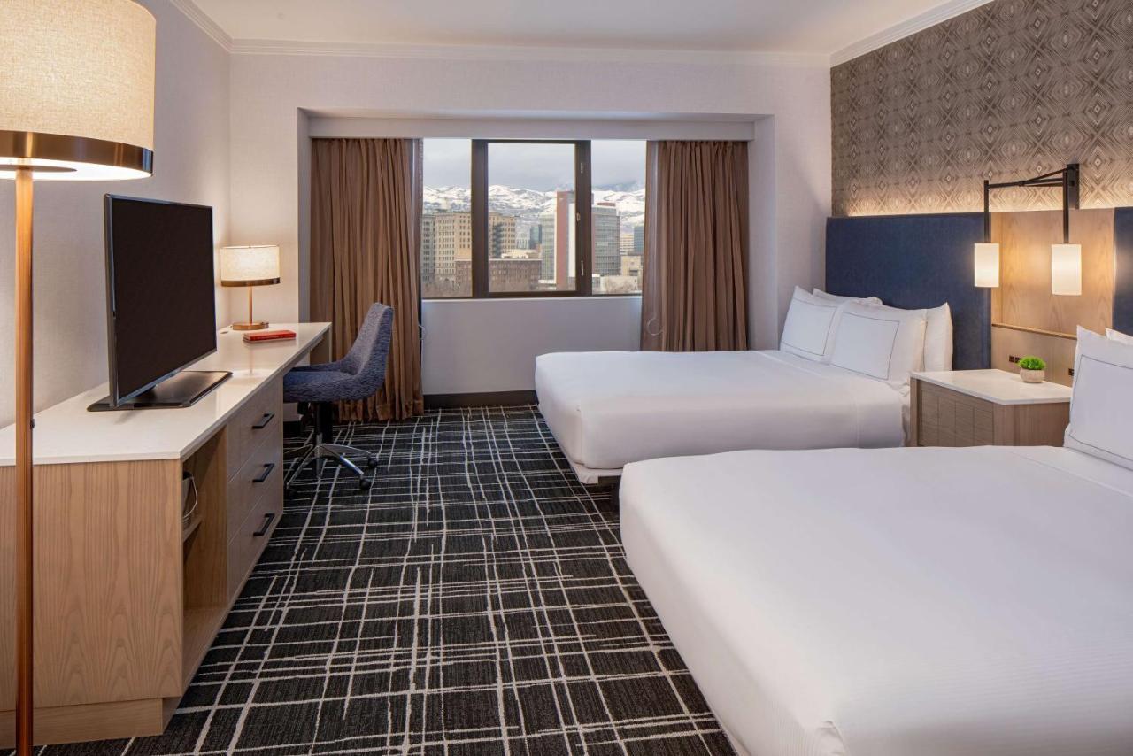 Queen Suite with Roll-In Shower - Mobility Accessible