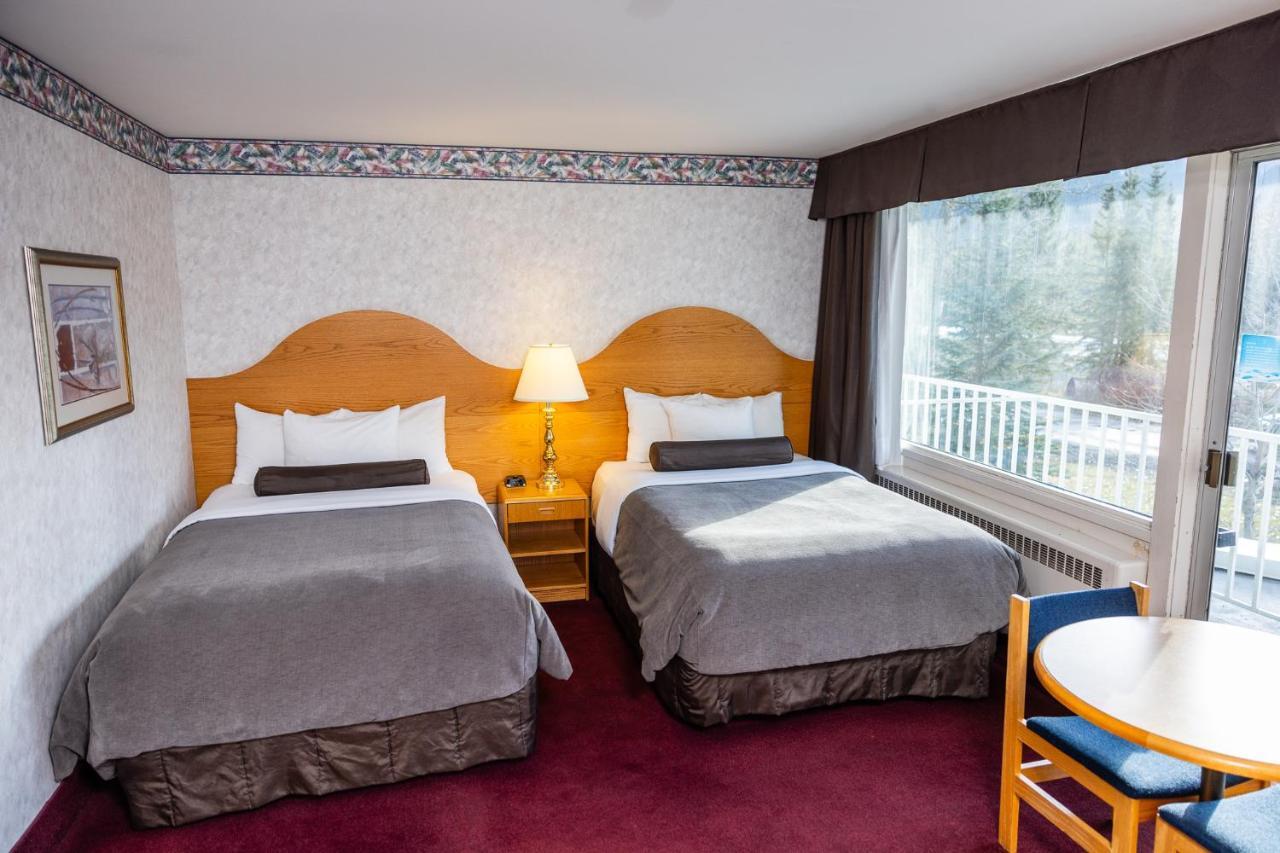 Two Double Beds Room River View,1498825774:JPEG